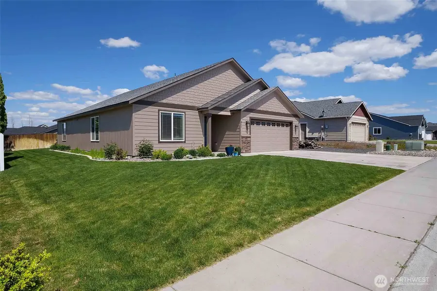 811 7th Avenue Ne, Ephrata, WA 98823 - #3