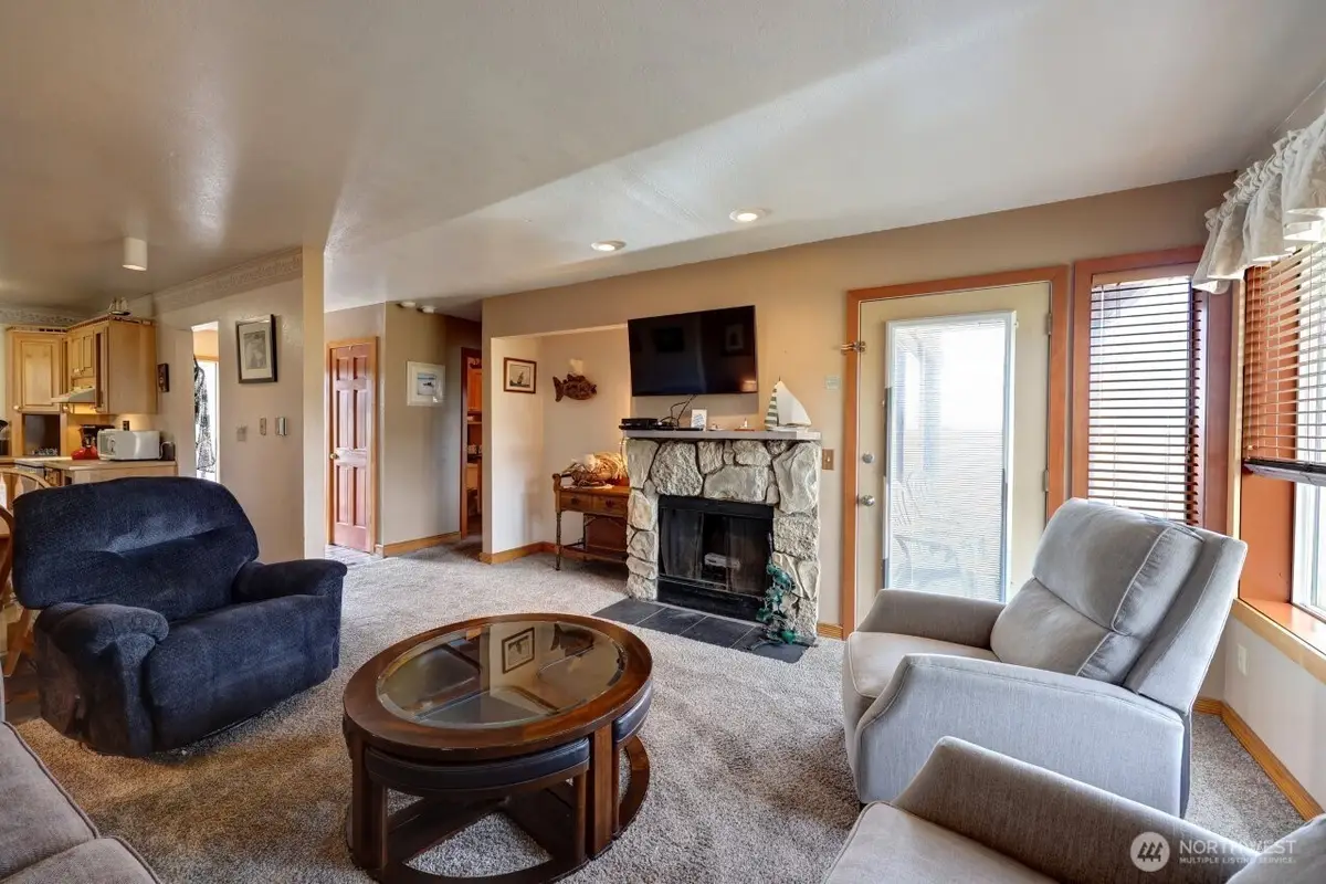 210 26th Street Nw #203-4, Long Beach, WA 98631 - #1