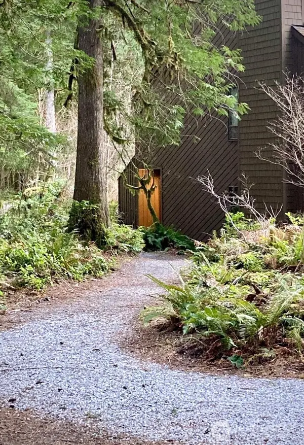 10500 Mount Baker Highway #307, Glacier, WA 98244