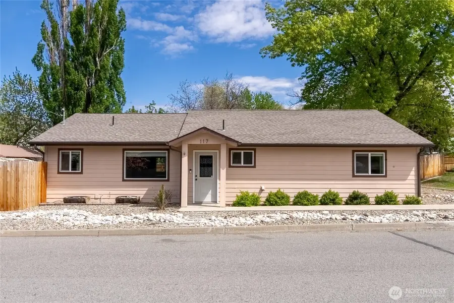 117 E 7th Street, Tonasket, WA 98855 - #3