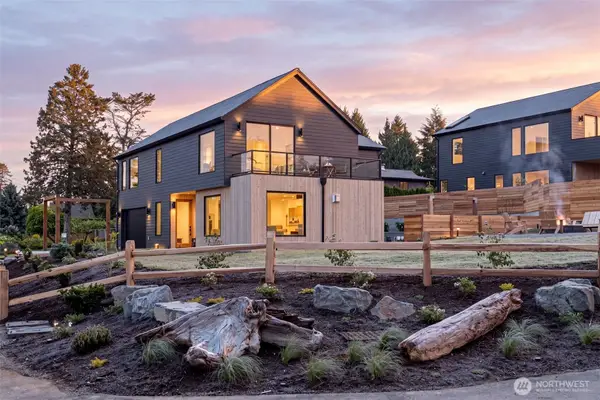 18638 2nd Avenue Sw, Normandy Park, WA 98166