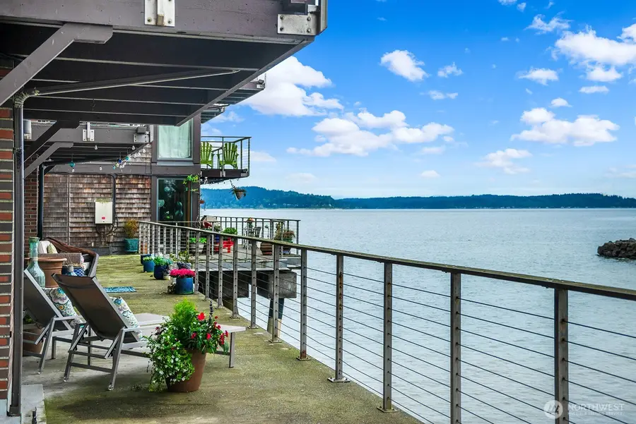 3717 Beach Drive Sw #113, Seattle, WA 98116 - #2