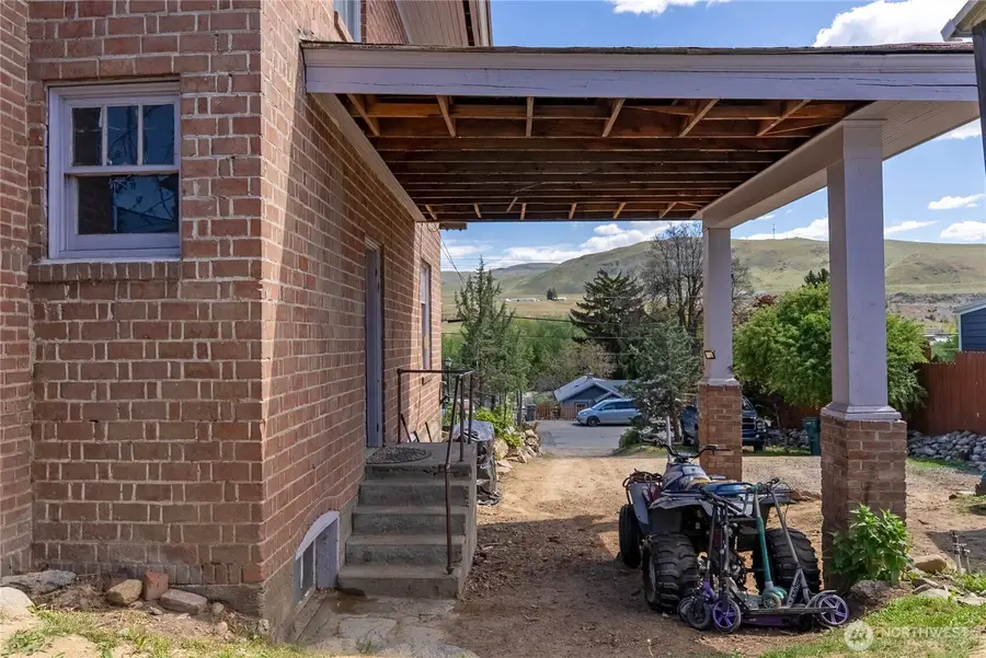633 N 3rd Avenue, Okanogan, WA 98840 - #3