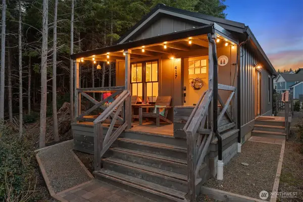 417 E Compass Street, Pacific Beach, WA 98571