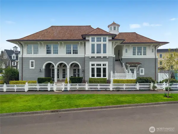7 E Myrtle Lane, Pacific Beach, WA 98571