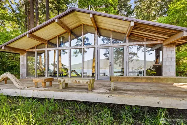 48 Eliza Island, Bellingham, WA 98226