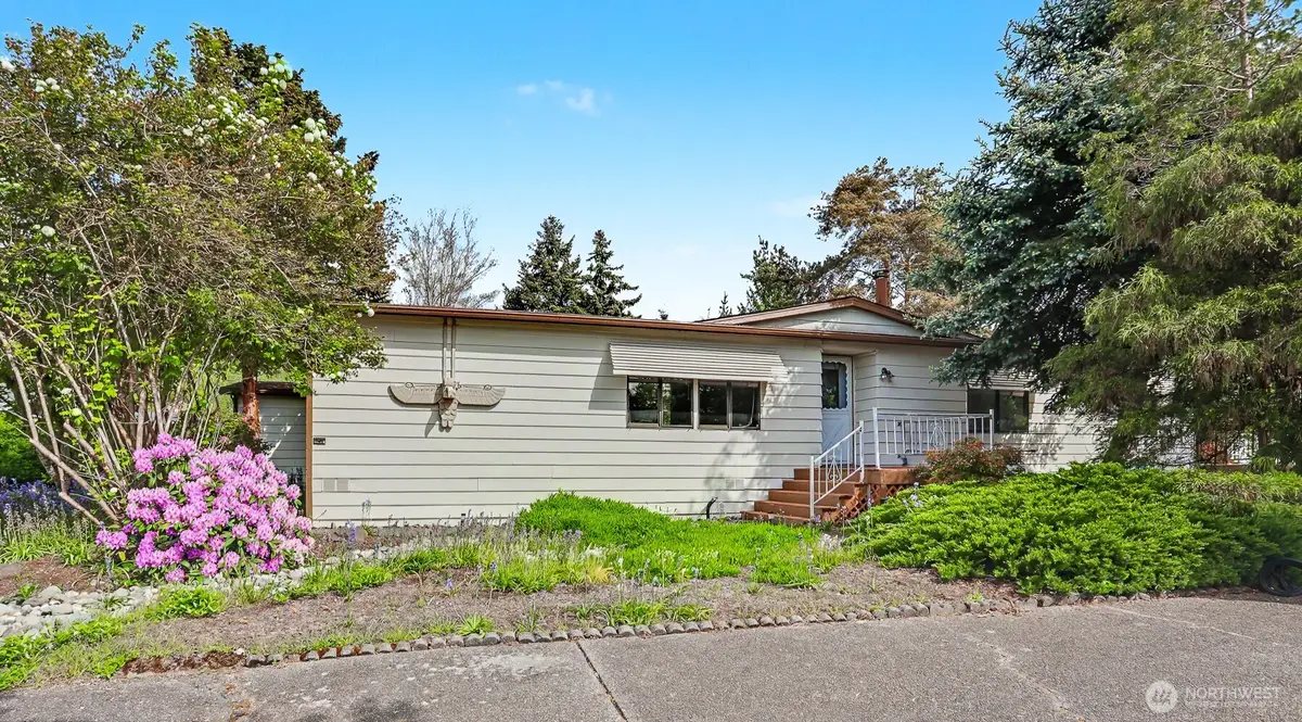 23809 Lake Drive E, Bothell, WA 98021 - #1