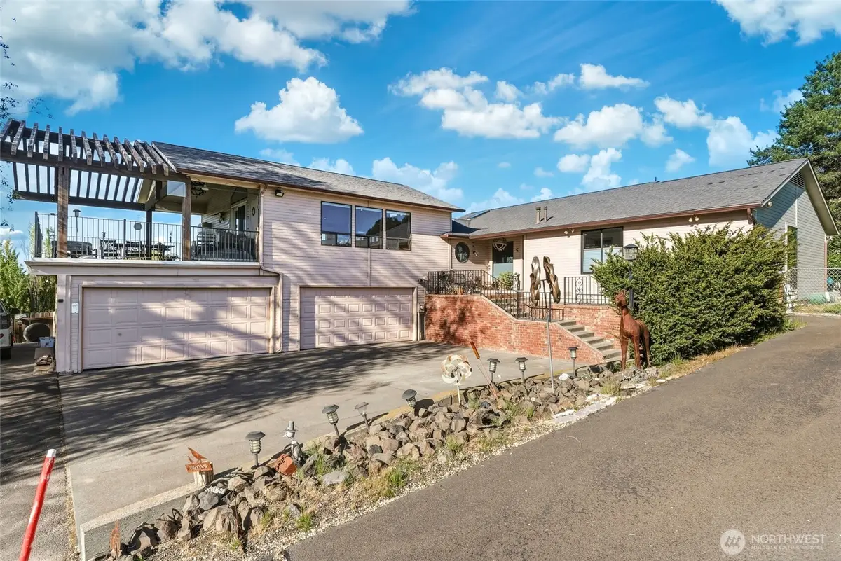 1520 Kaniksu Loop, Walla Walla, WA 99362 - #1