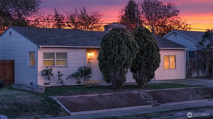 807 S Hawthorne Drive, Moses Lake, WA 98837 - #2