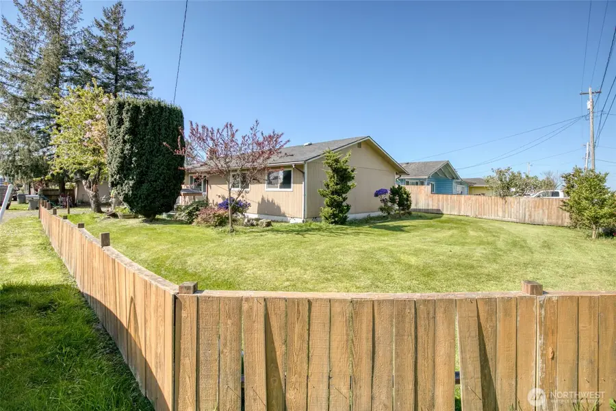 317 N Maple Street, Aberdeen, WA 98520 - #3