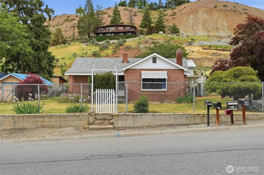 233 E Gibson, Chelan, WA 98816 - #2