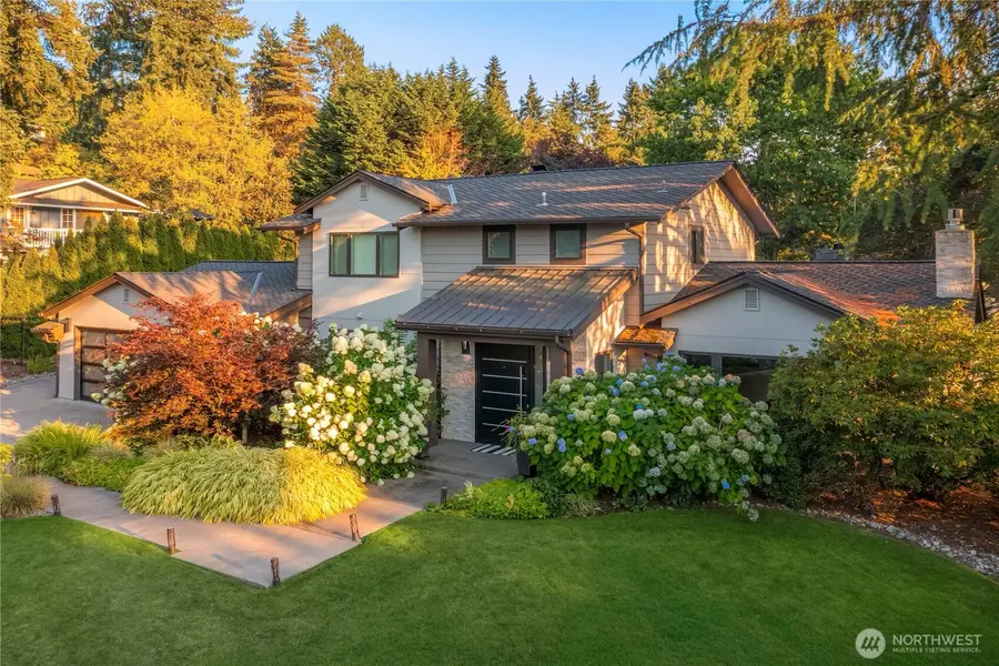 8425 NE 22nd Place, Clyde Hill, WA 98004 - #2