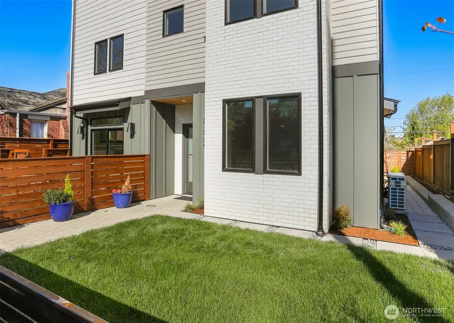 8328 24th Avenue Nw, Seattle, WA 98117 - #2