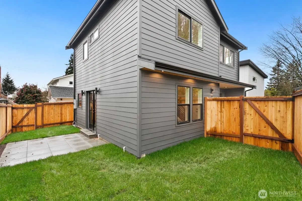7340 B 40th Avenue Ne, Seattle, WA 98115 - #1