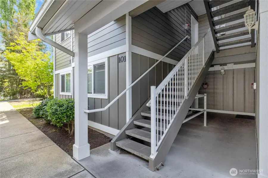 1670 SW Mulberry Street #B201, Oak Harbor, WA 98277 - #3