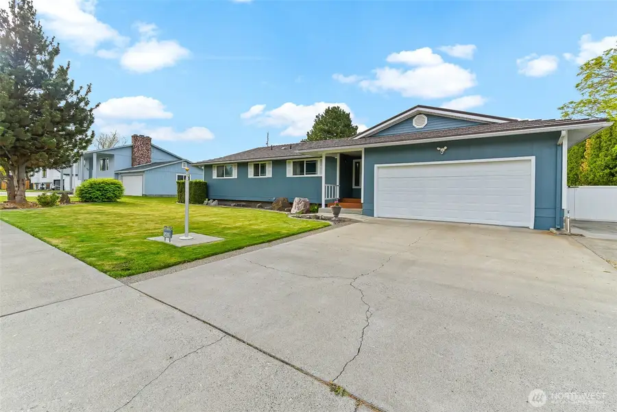1412 W 15th Avenue, Kennewick, WA 99337 - #3