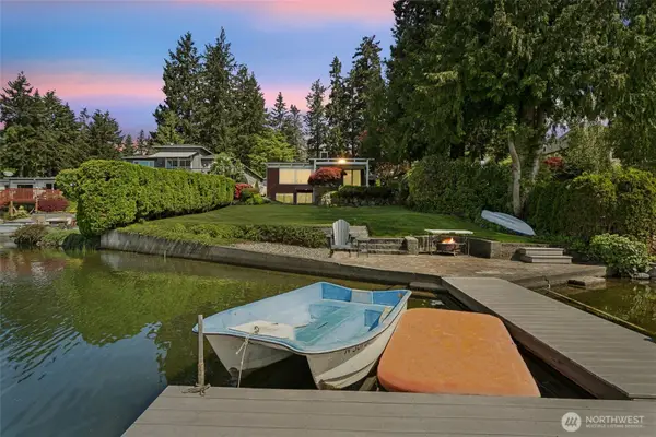 2207 S 304th Street, Federal Way, WA 98003
