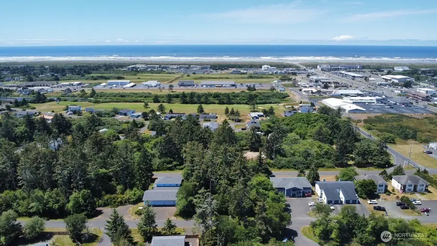 655 Sunset Avenue Ne, Ocean Shores, WA 98569 - #3