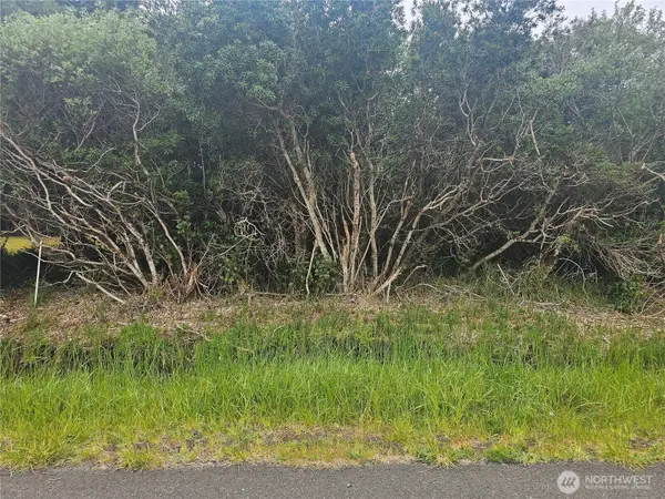 1051 Fariwood Drive Sw #61, Ocean Shores, WA 98569