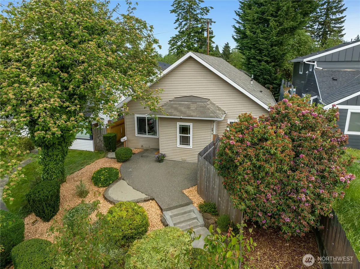 7910 20th Avenue Sw, Seattle, WA 98106 - #1