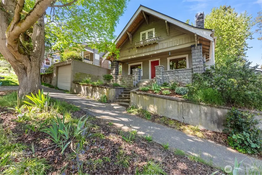 2010 NE 54th Street, Seattle, WA 98105 - #2