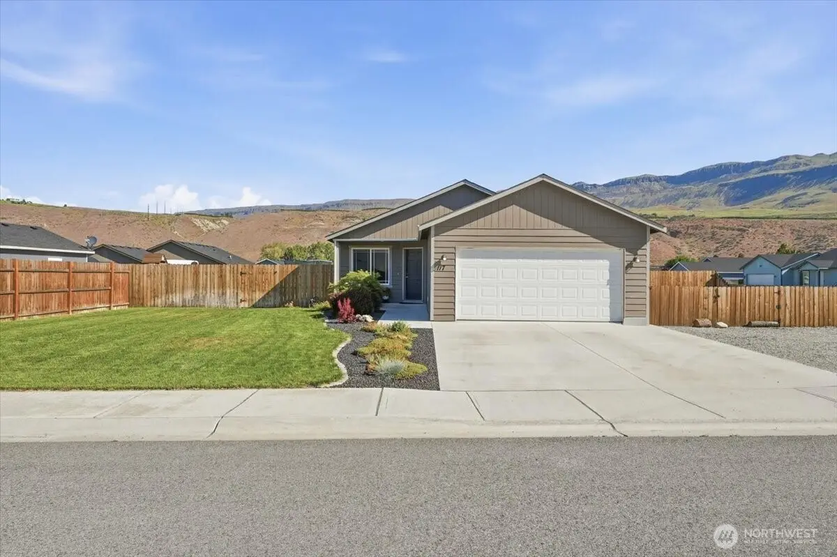 117 Island Loop Road, Rock Island, WA 98850 - #1