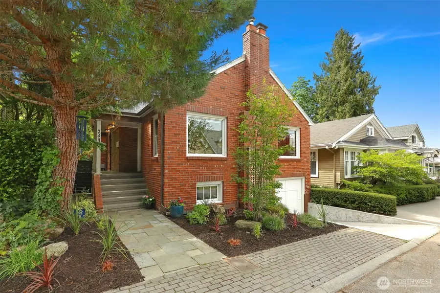 2430 Lorentz Place N, Seattle, WA 98109 - #2