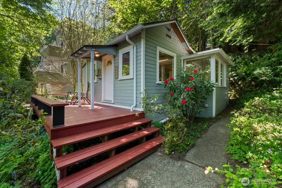 1919 32nd Avenue W, Seattle, WA 98199 - #2