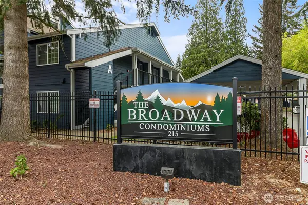 215 SW 100th Street #D207, Everett, WA 98204