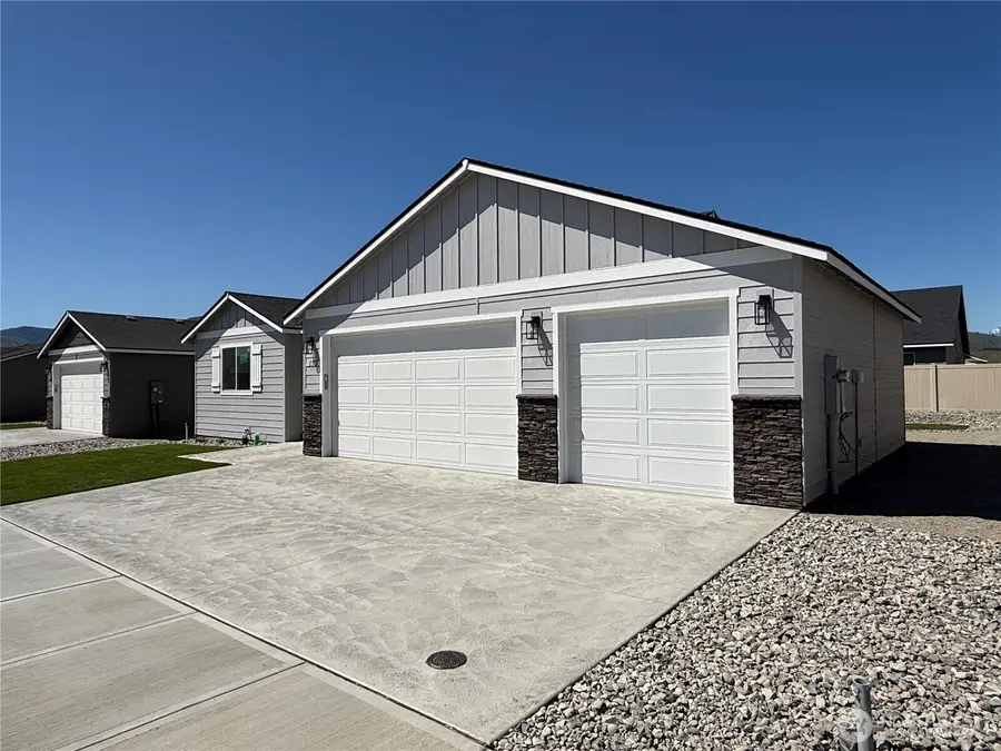 170 Salmon Drive, Wenatchee, WA 98801 - #3