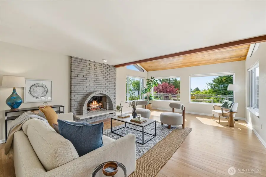 4019 52nd Place Sw, Seattle, WA 98116 - #3