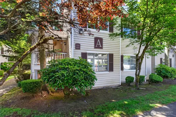 19230 Forest Park Drive Ne #A201, Lake Forest Park, WA 98155