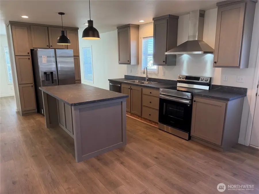 402 Maple Avenue #52, Sunnyside, WA 98944 - #2