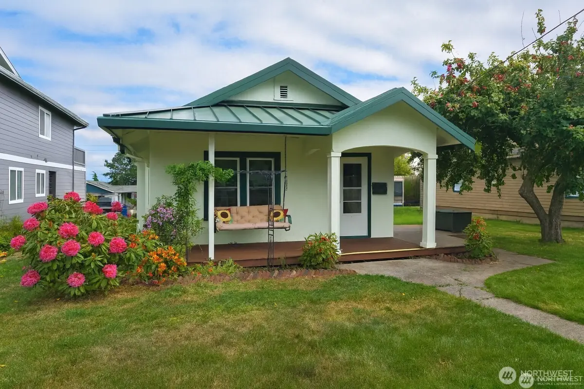 2023 K Avenue, Anacortes, WA 98221 - #1