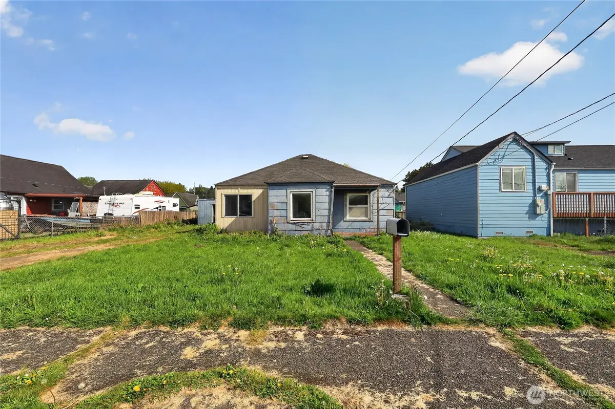 2008 Pacific Avenue, Aberdeen, WA 98520 - #1