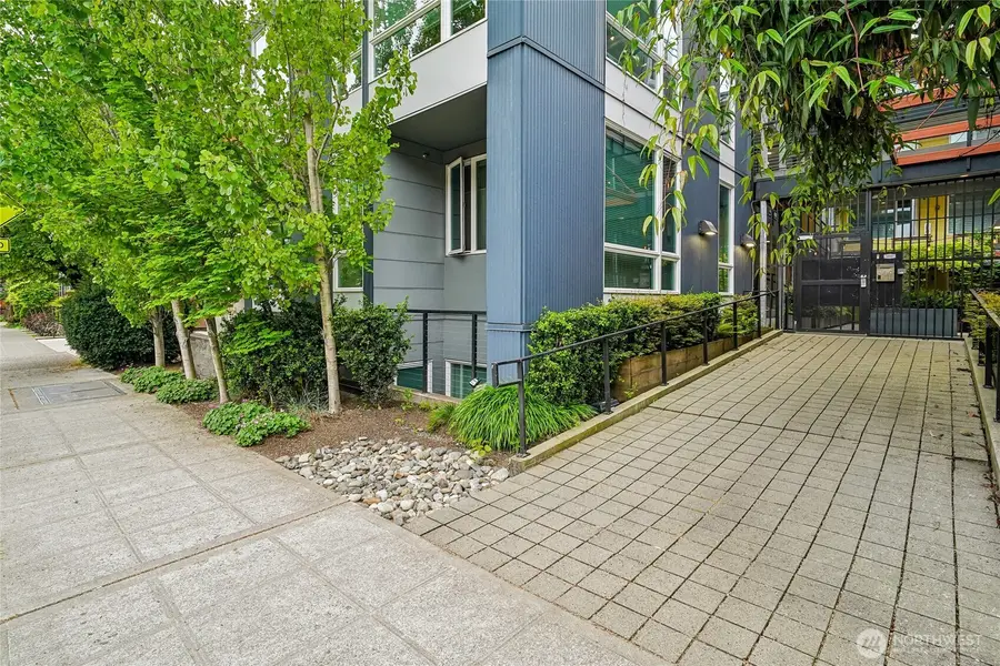 121 12th Avenue E #406, Seattle, WA 98102 - #3