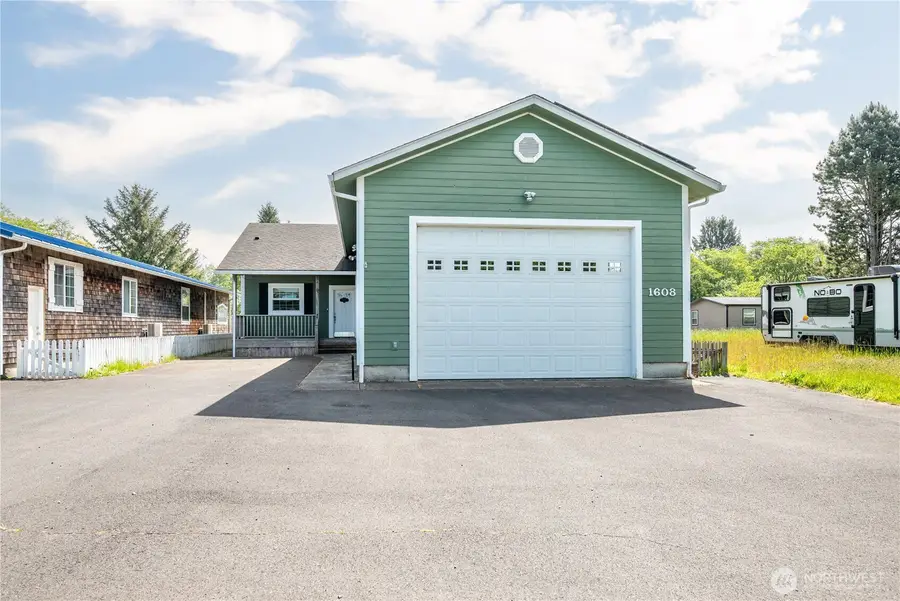 1608 N Washington Avenue, Long Beach, WA 98631 - #2