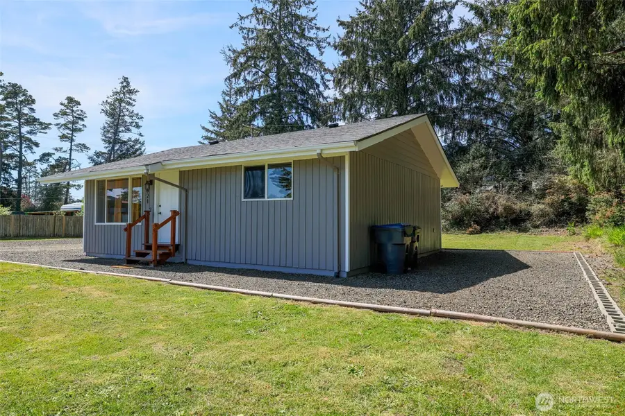 621 N Broadway, Westport, WA 98595 - #2