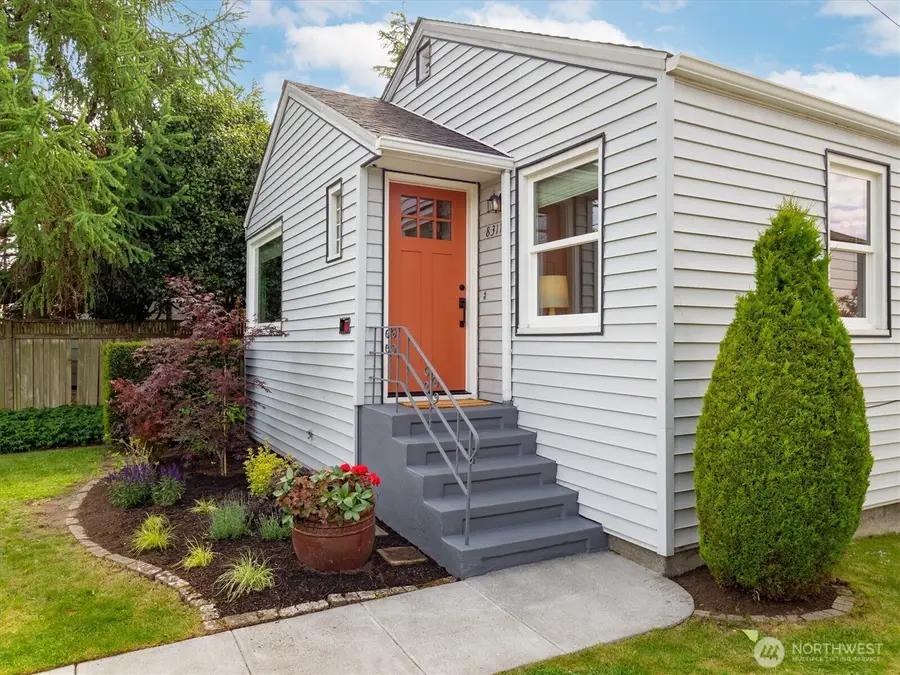 8311 19th Avenue Nw, Seattle, WA 98117 - #2