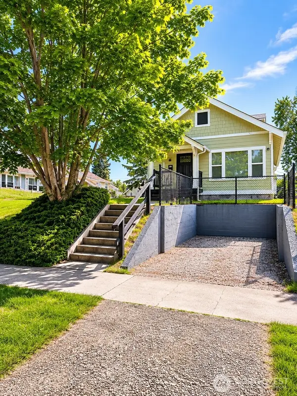 1117 S Grant Avenue, Tacoma, WA 98405