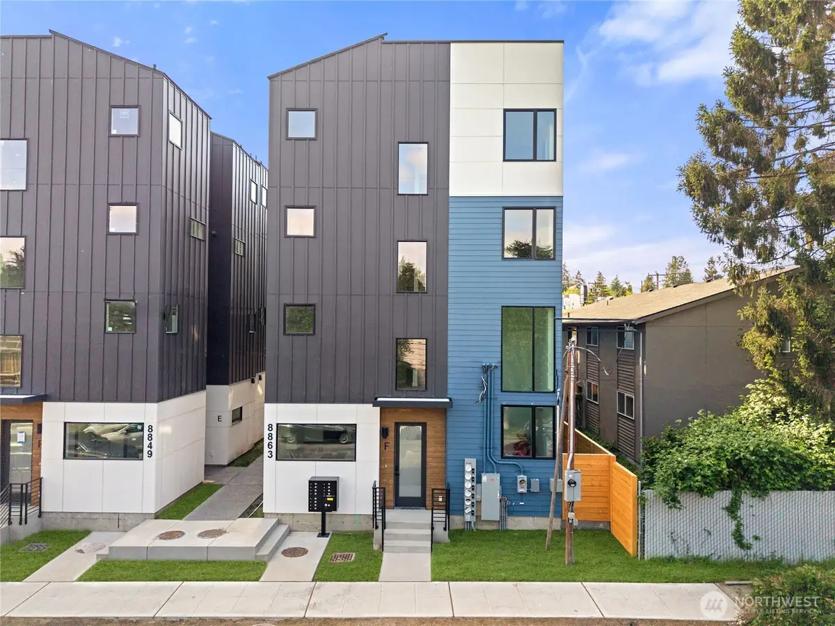 8863 Midvale Avenue N #E, Seattle, WA 98103 - #1
