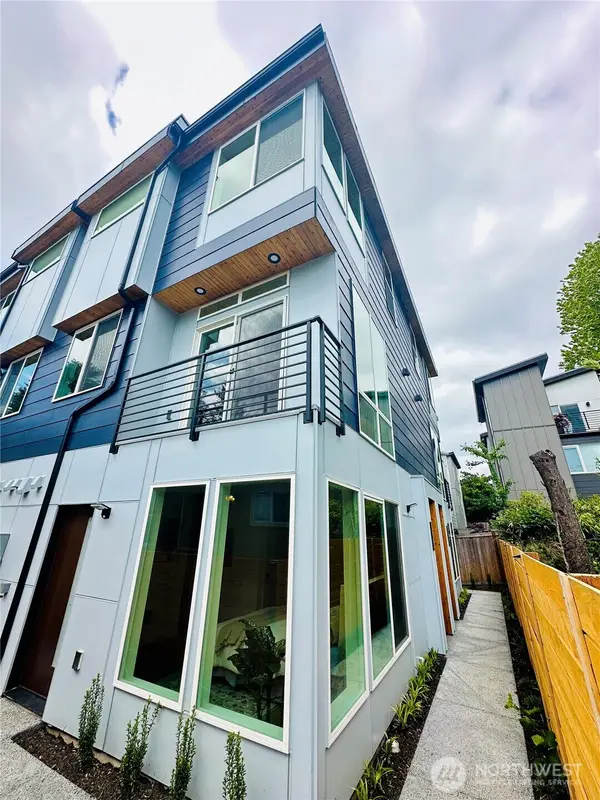 4404 S Othello St # D, Seattle, WA 98118