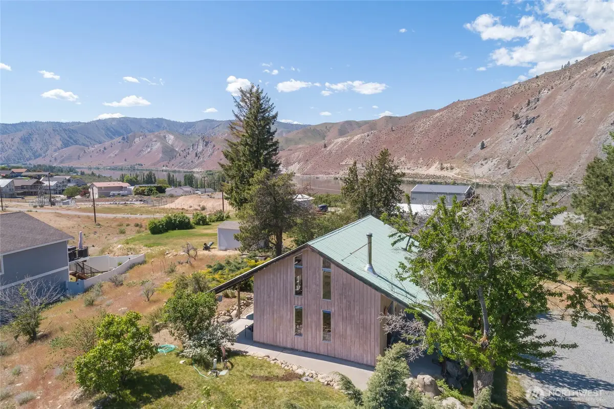 245 Lakeview Avenue, Orondo, WA 98843 - #1