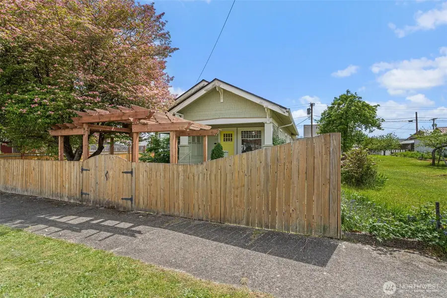 505 W Young Street, Elma, WA 98541 - #3