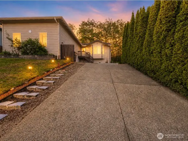 17425 Highland View Drive, Arlington, WA 98223