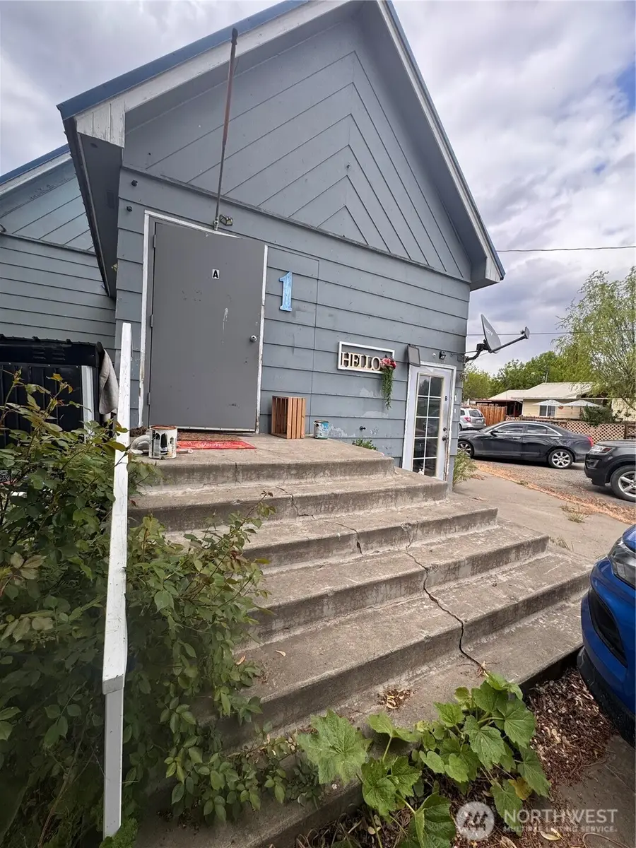 1 Orchardvale Street, Zillah, WA 98953 - #3