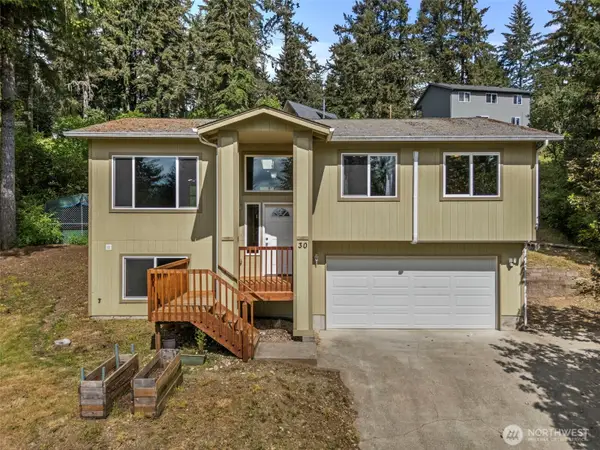 30 NE Pirates Den Road, Belfair, WA 98528