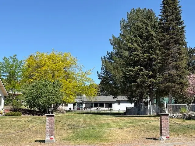 23 W Hale Avenue, Omak, WA 98841 - #1