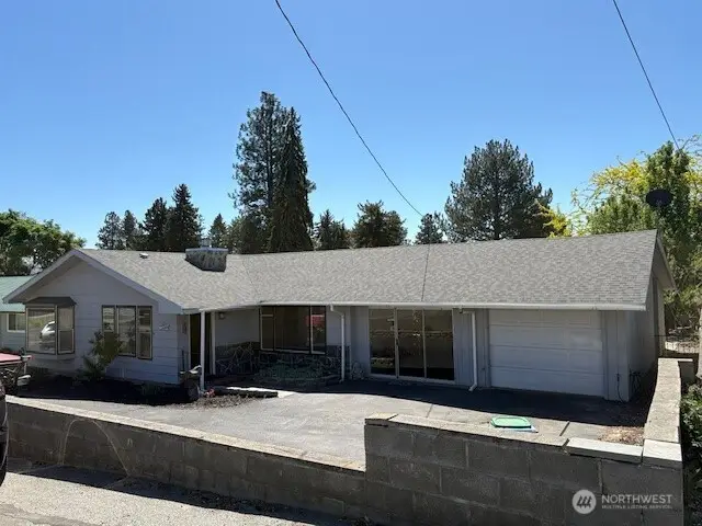 23 W Hale Avenue, Omak, WA 98841 - #2