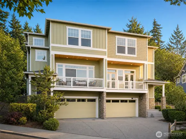 8400 169th Place Ne #102, Redmond, WA 98052